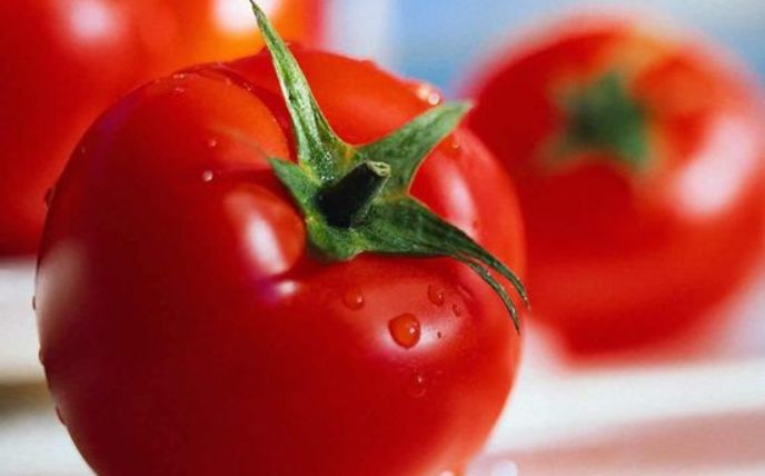 health-four-tomatoes