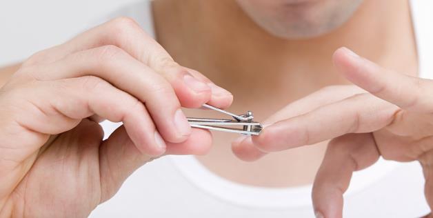 nails-cutting